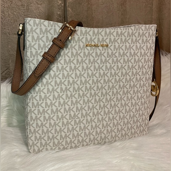 Michael Kors Large Messenger Crossbody Bag - Picture 1 of 7
